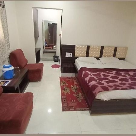 Hotel Paradise Stays Pachmarhī Extérieur photo