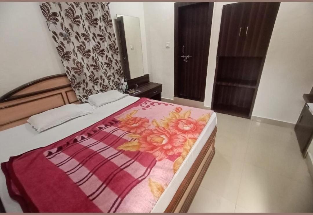 Hotel Paradise Stays Pachmarhī Extérieur photo