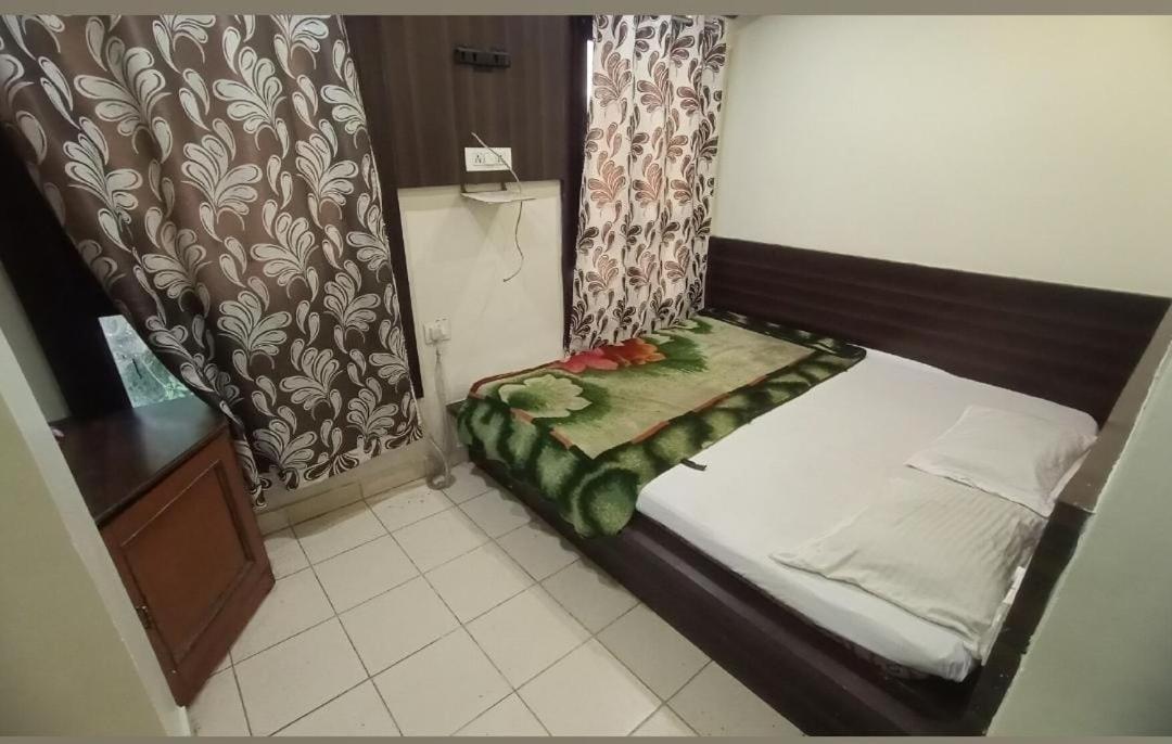 Hotel Paradise Stays Pachmarhī Extérieur photo