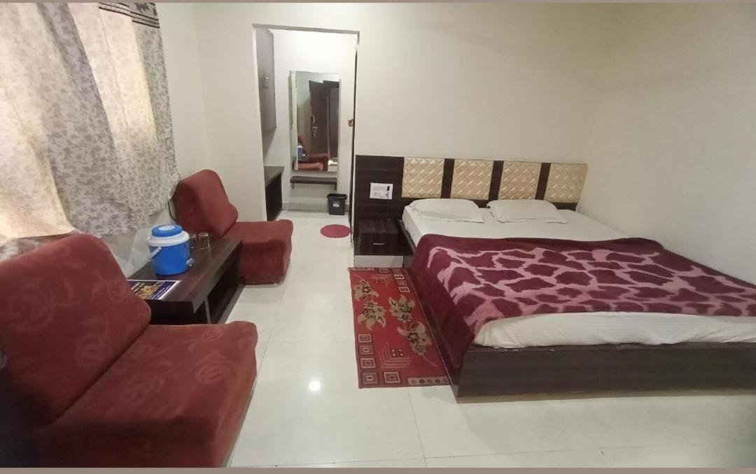 Hotel Paradise Stays Pachmarhī Extérieur photo