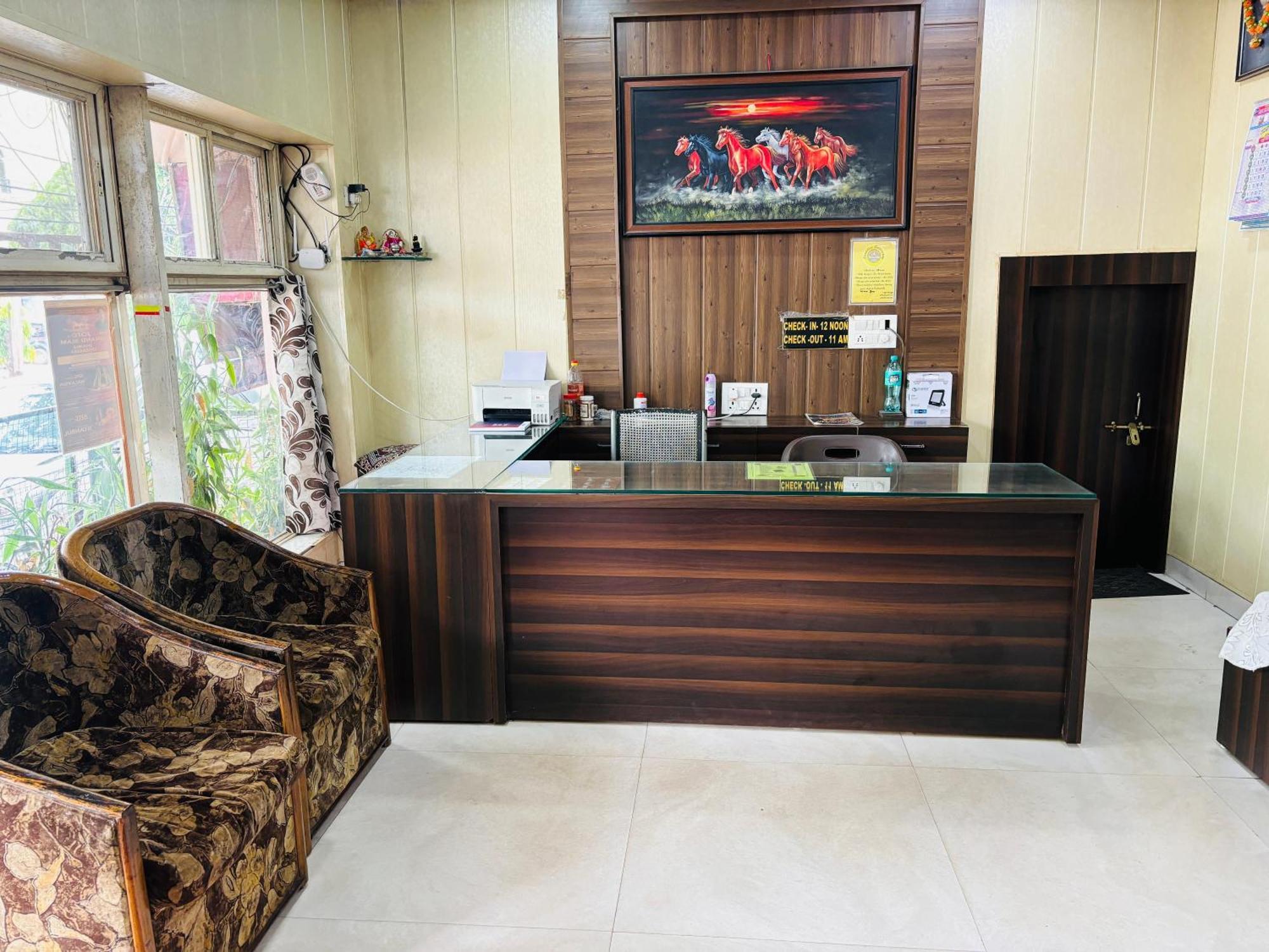Hotel Paradise Stays Pachmarhī Extérieur photo