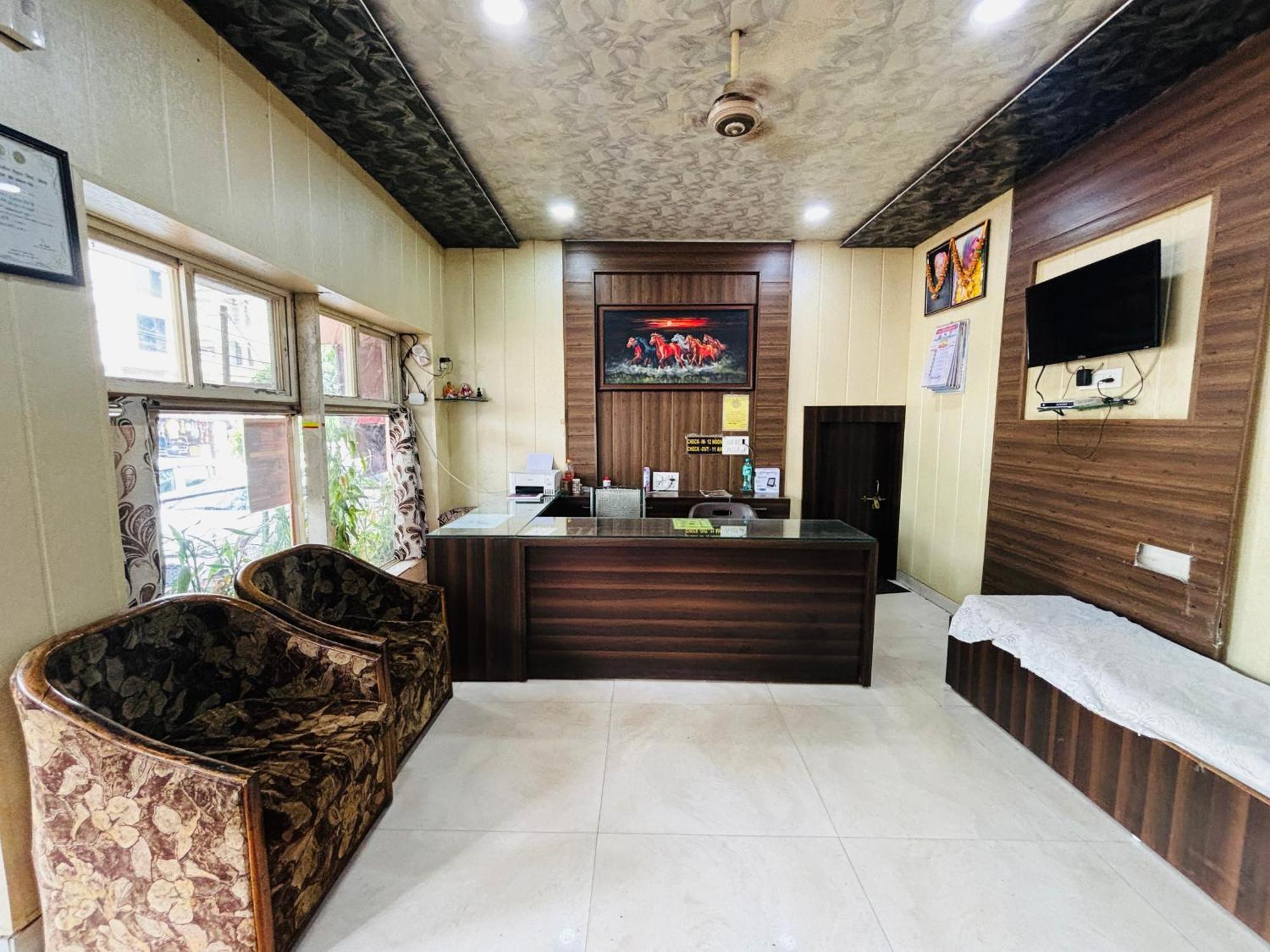Hotel Paradise Stays Pachmarhī Extérieur photo